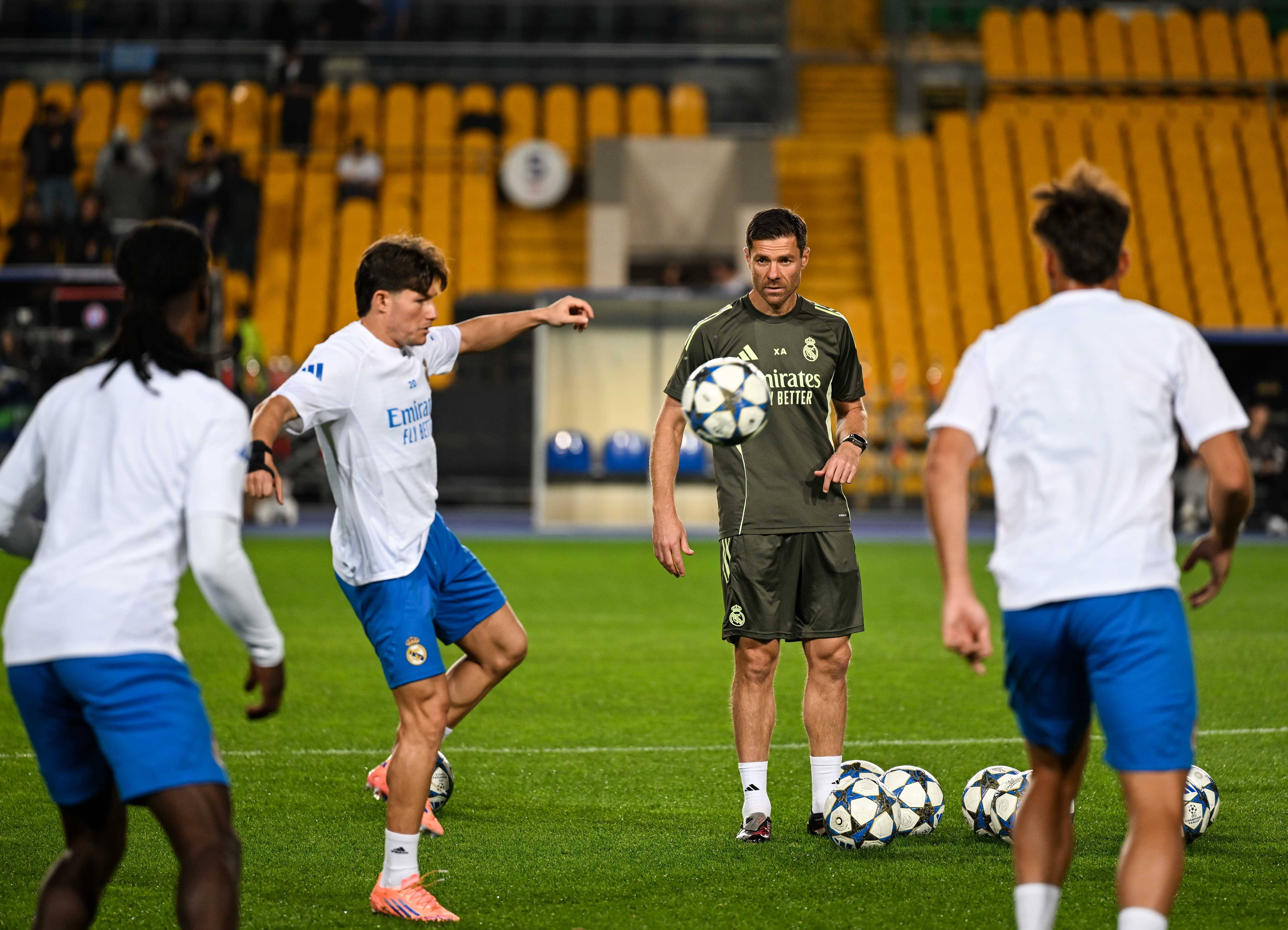 开云体育入口-关于今夜体能课后，浙江队扳平良机备战欧冠，气氛紧张，团队化学反应显著的信息