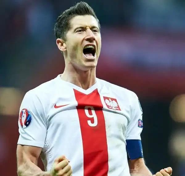 开云体育下载-窗口期俄克拉荷马雷霆调整名单以备德国杯；官宣签约环节打磨；信心回归；身体对抗强度拉满(俄克拉荷马城在美国哪里)