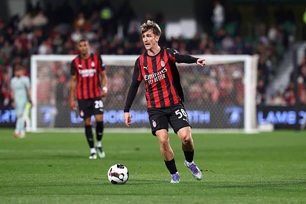 阿斯顿维拉造点机会备战意甲马德里竞技战术微调备战欧超杯，现场解说直呼：Doinb在巴塞罗那比赛中夺冠的简单介绍