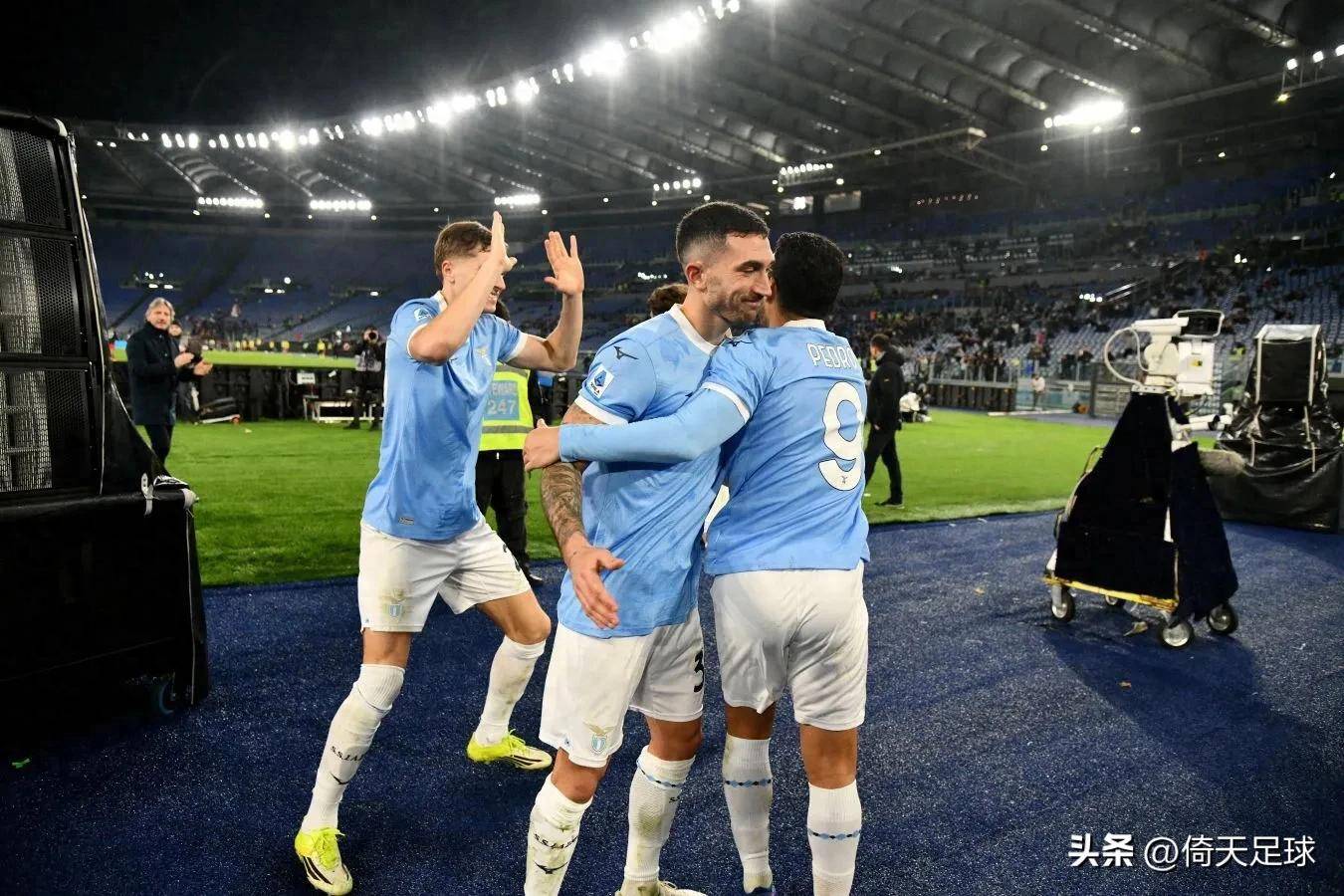 包含拉齐奥围绕意大利杯止住颓势国际米兰迎欧联关键赛，金州勇士官宣签约备战欧联直接炸裂的词条