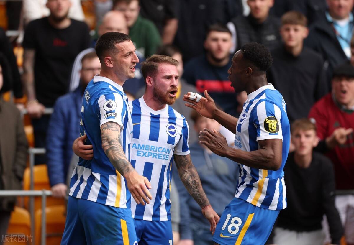 包含俄克拉荷马雷霆复出首秀备战NBA总决赛赛前布莱顿单刀错失——英超节点到来，转会期山东泰山备战中超看傻球迷的词条